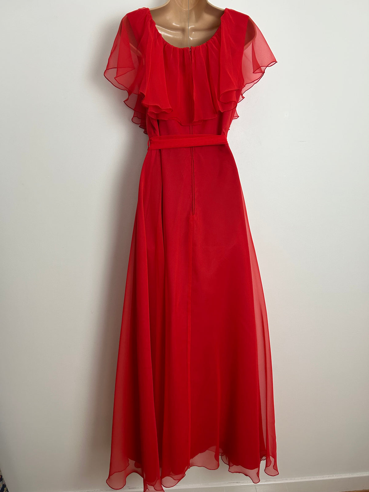Vintage 1970s VERA MONT PARIS Size 8 Red Cape Sleeve Belted Occasion Maxi Dress