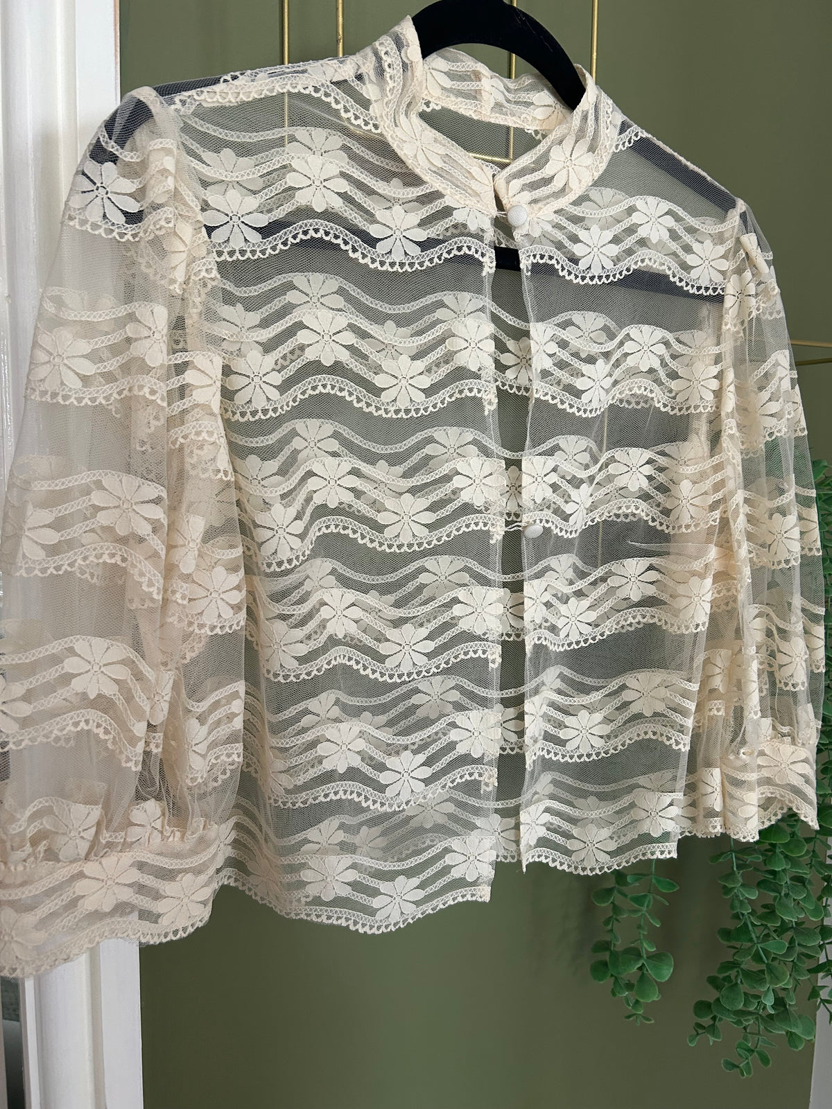 Vintage 1960s Size 12 Beautiful Cream Lace Net 3/4 Sleeve Semi Sheer Blouse Top