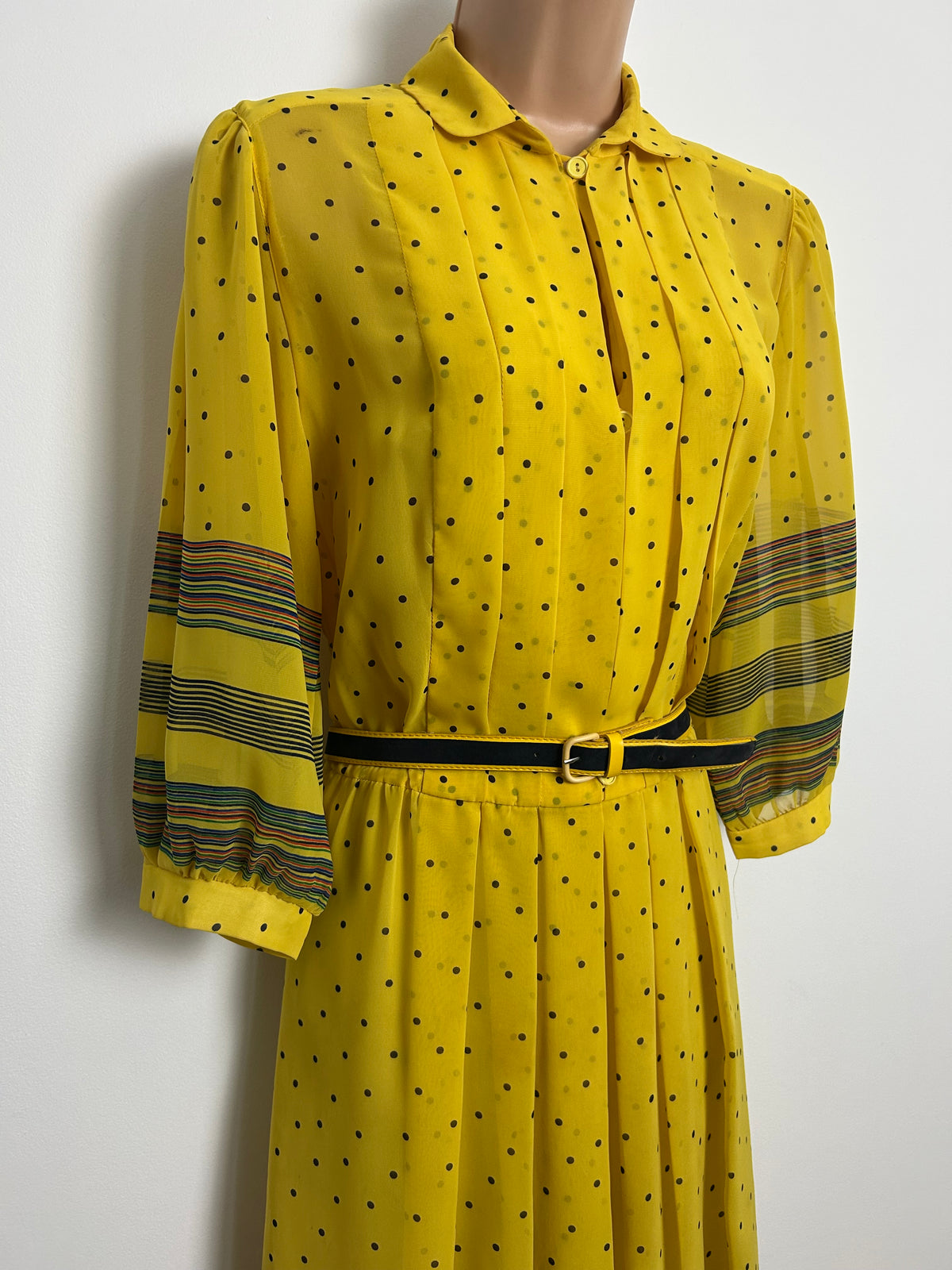 Vintage Late 1970s/Early 1980s CARRE Size 10-12 Yellow & Black Polka Dot Belted Pleated Day Dress