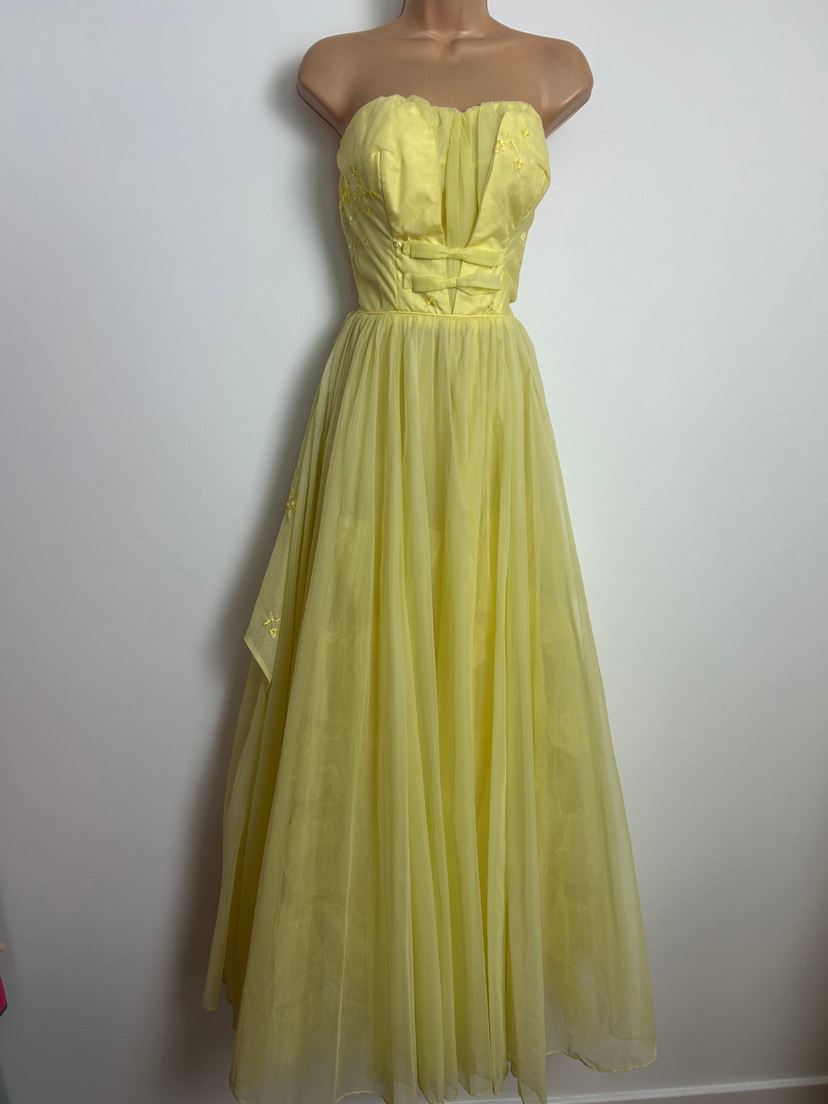 Vintage 1950s Size 8 Lemon Yellow Strapless Boned Chiffon Summer Prom Style Occasion Maxi Dress