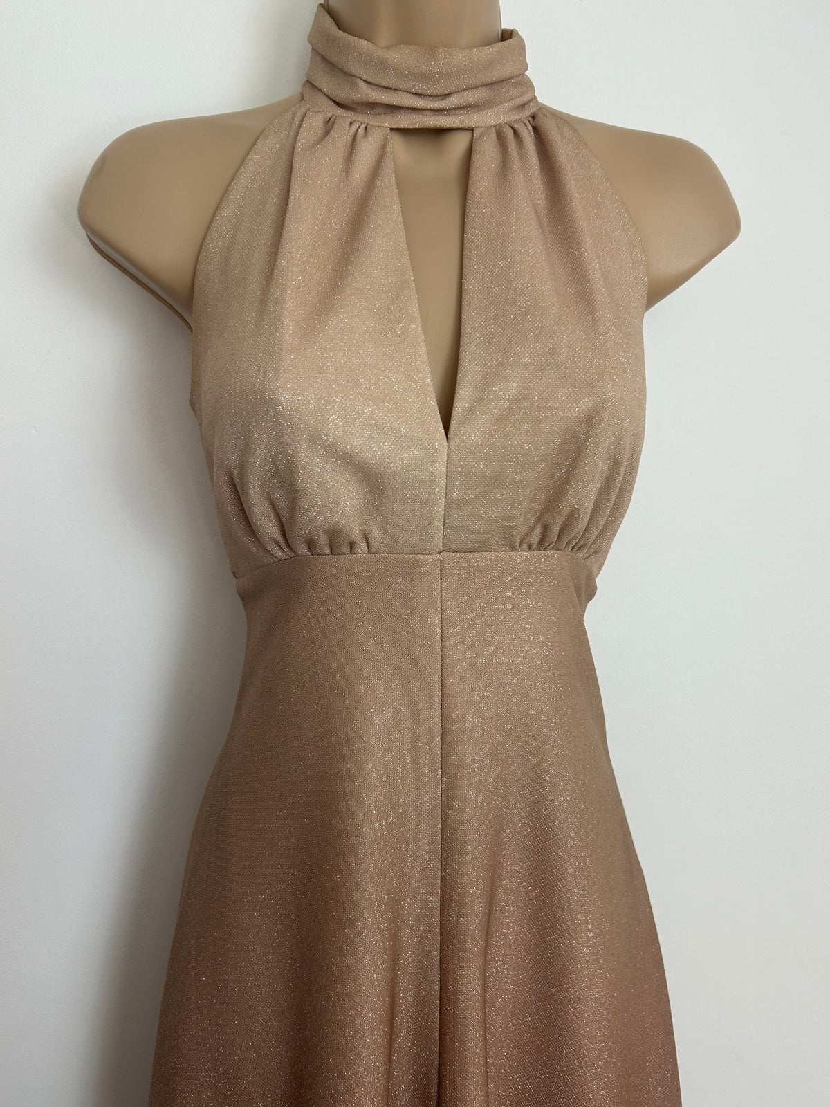Vintage 1970s Size 6-8 Gold Ombre Sleeveless Keyhole Lurex Occasion Maxi Dress