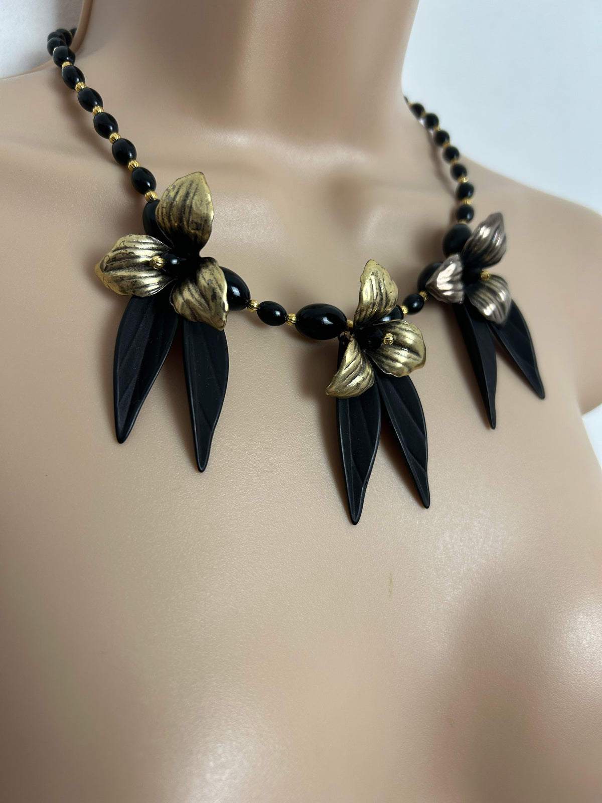 Vintage Black & Gold Colour Three Flowers Beaded Choker Style Necklace