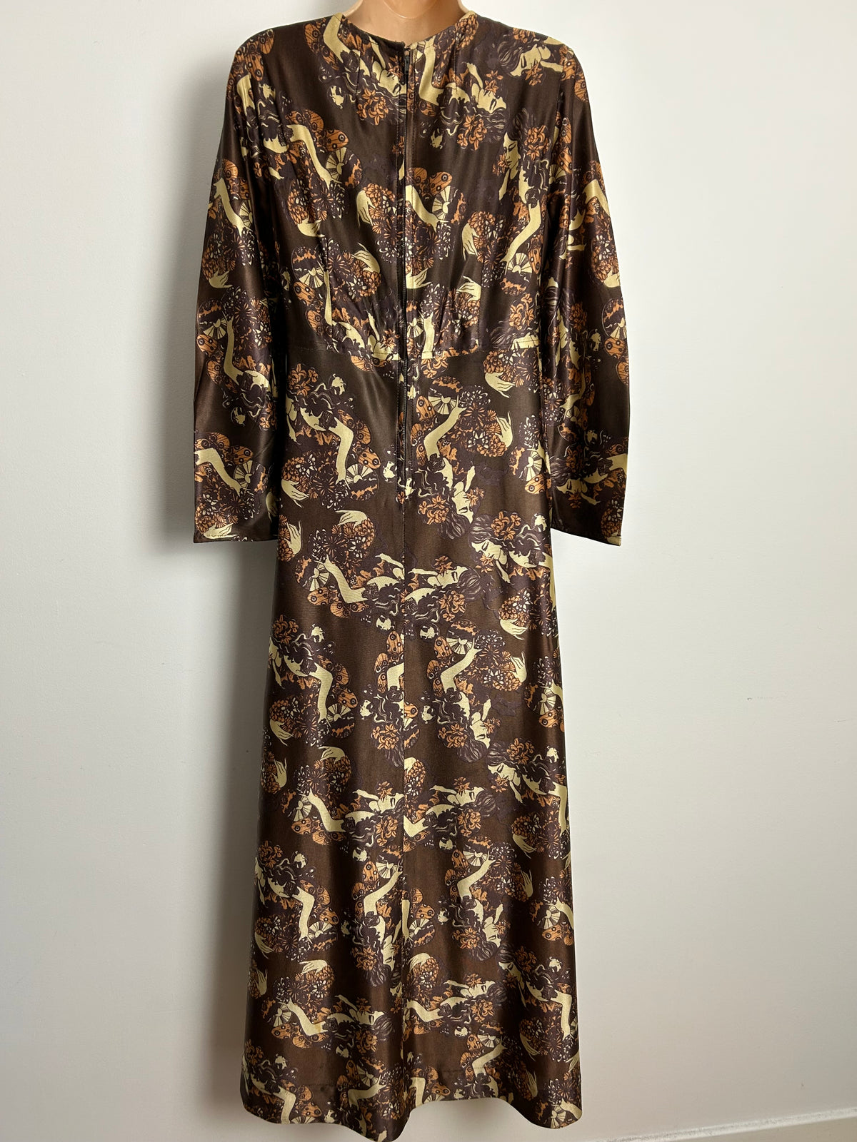 Vintage 1970s ANKEN Size 10 Brown & Beige Tones Figurine Novelty Print Long Sleeve Maxi Dress