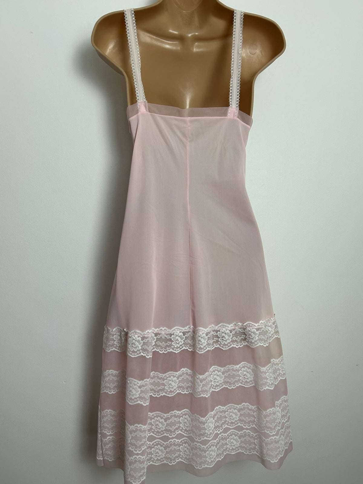 Vintage 1960s Size 10 Beautiful Pale Pink Lace Detail Nylon Slip