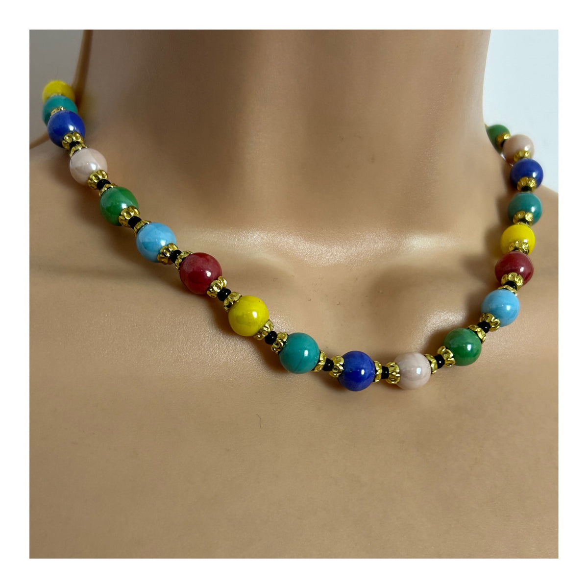 Vintage 1960s Lovely Multicolour Glass Bead Choker Necklace