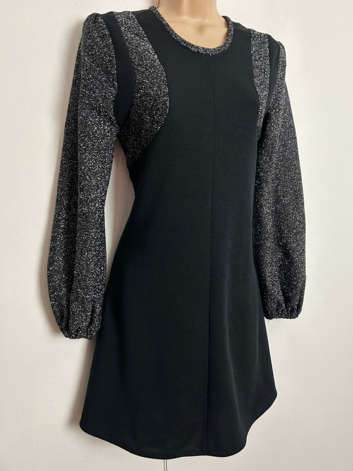 Vintage 1970s UK Size 8-10 Black & Silver Lurex Detail Long Sleeve Mini Shift Party Mod Dress