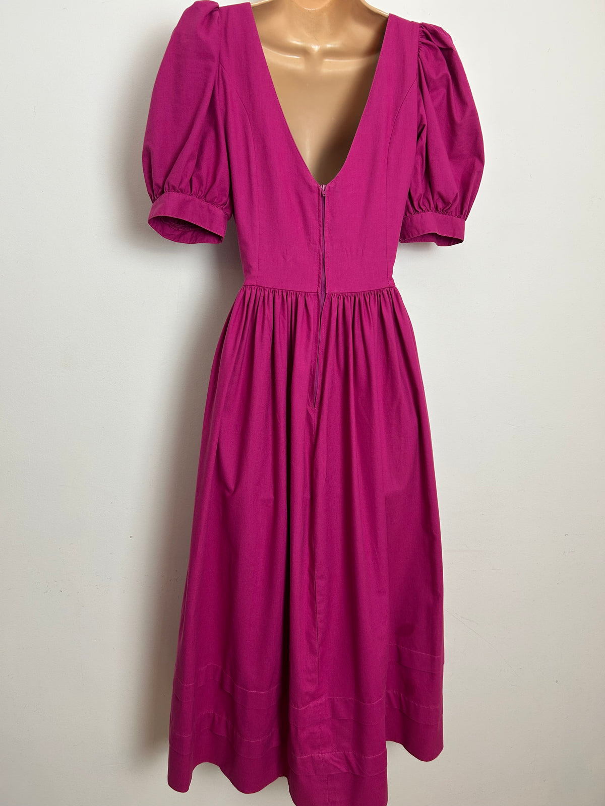 Vintage 1980s LAURA ASHLEY Size 8 (Size 12 On Label) Fuchsia Pink Puffed Sleeve Midi Dress