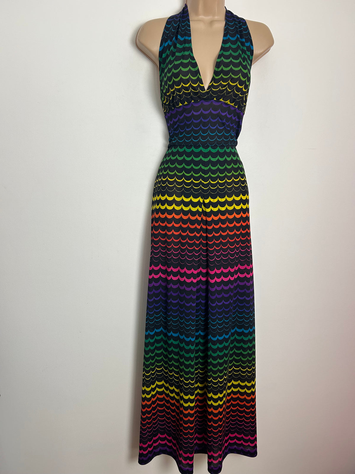 Vintage 1970s Size 8 ORCHIDEE Black Multicolour Scallop Print Halter Neck Summer Maxi Dress