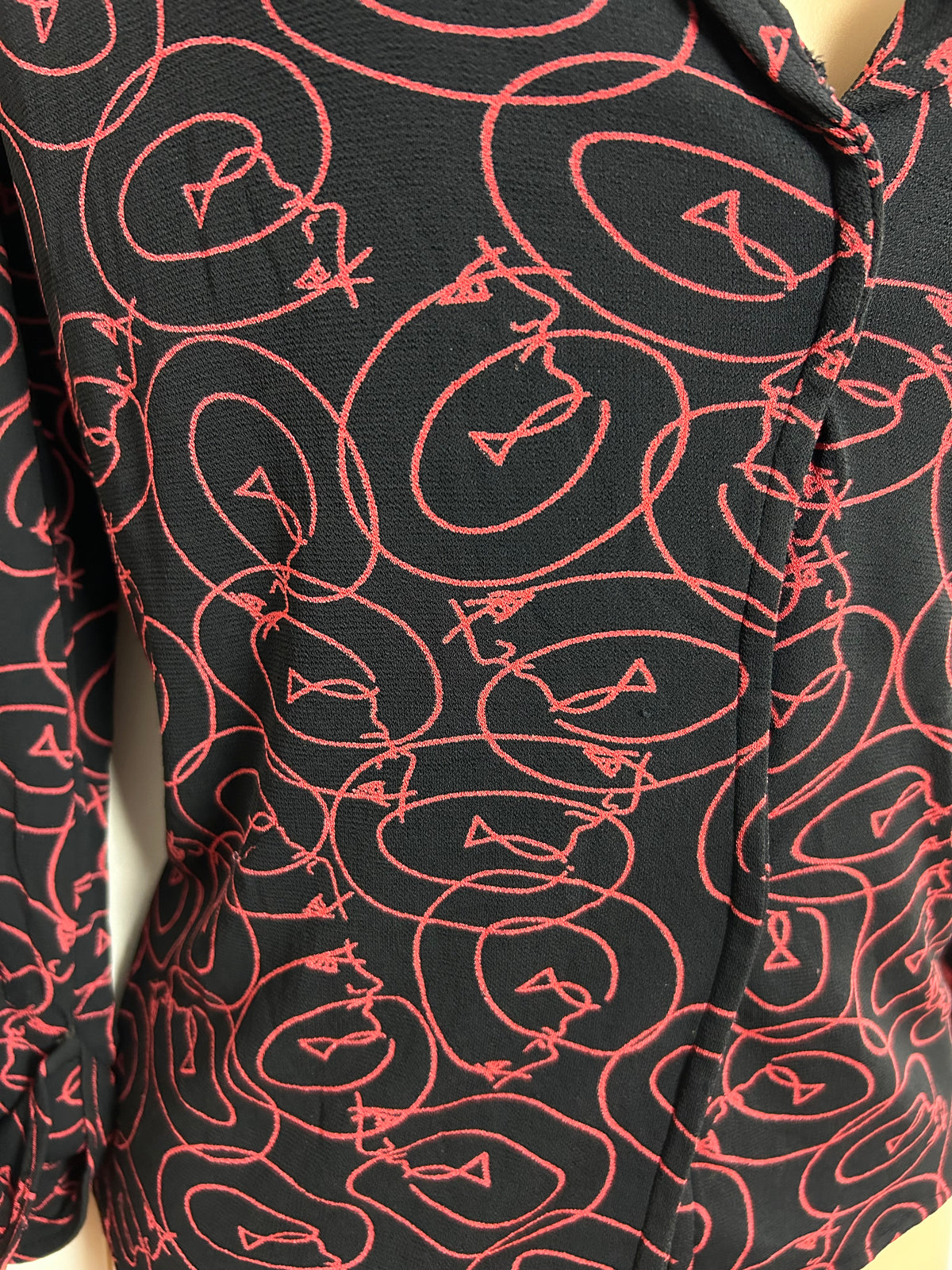 Vintage Late 1970s JAEGER UK Size M (12-14) Black & Red Scribble Print Rayon Long Sleeve Shirt
