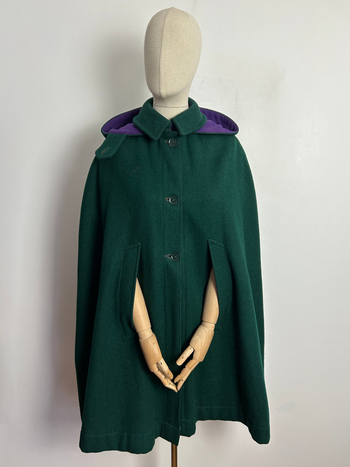 Vintage 1950s (Possibly 1940s) RARE LILLYWHITES OF PICADILLY UK Size 8-10 Bottle Green Hooded Cape With Purple Pussy Bow Tie