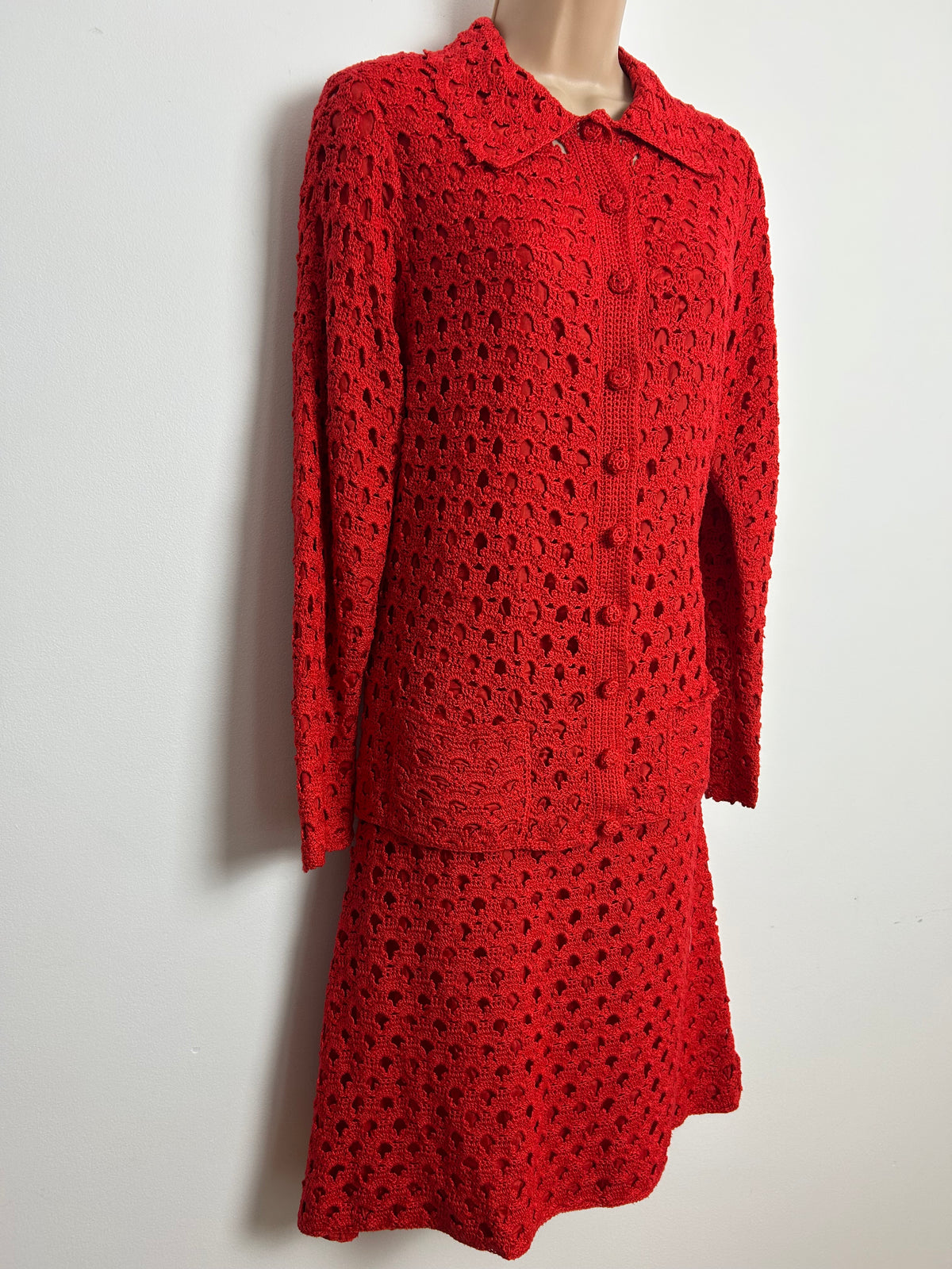 Vintage 1960s VERY RARE KLESHIE BELLMAN Size 12 Hand Made 100% Wool Red Crochet Skirt Suit