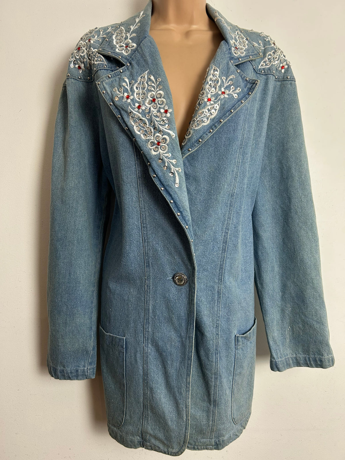 Vintage 1980s JENJEN BY DARIAN Size M (12-14) Stonewash Embroidered Jewel & Sequin Blazer Style Denim Jacket