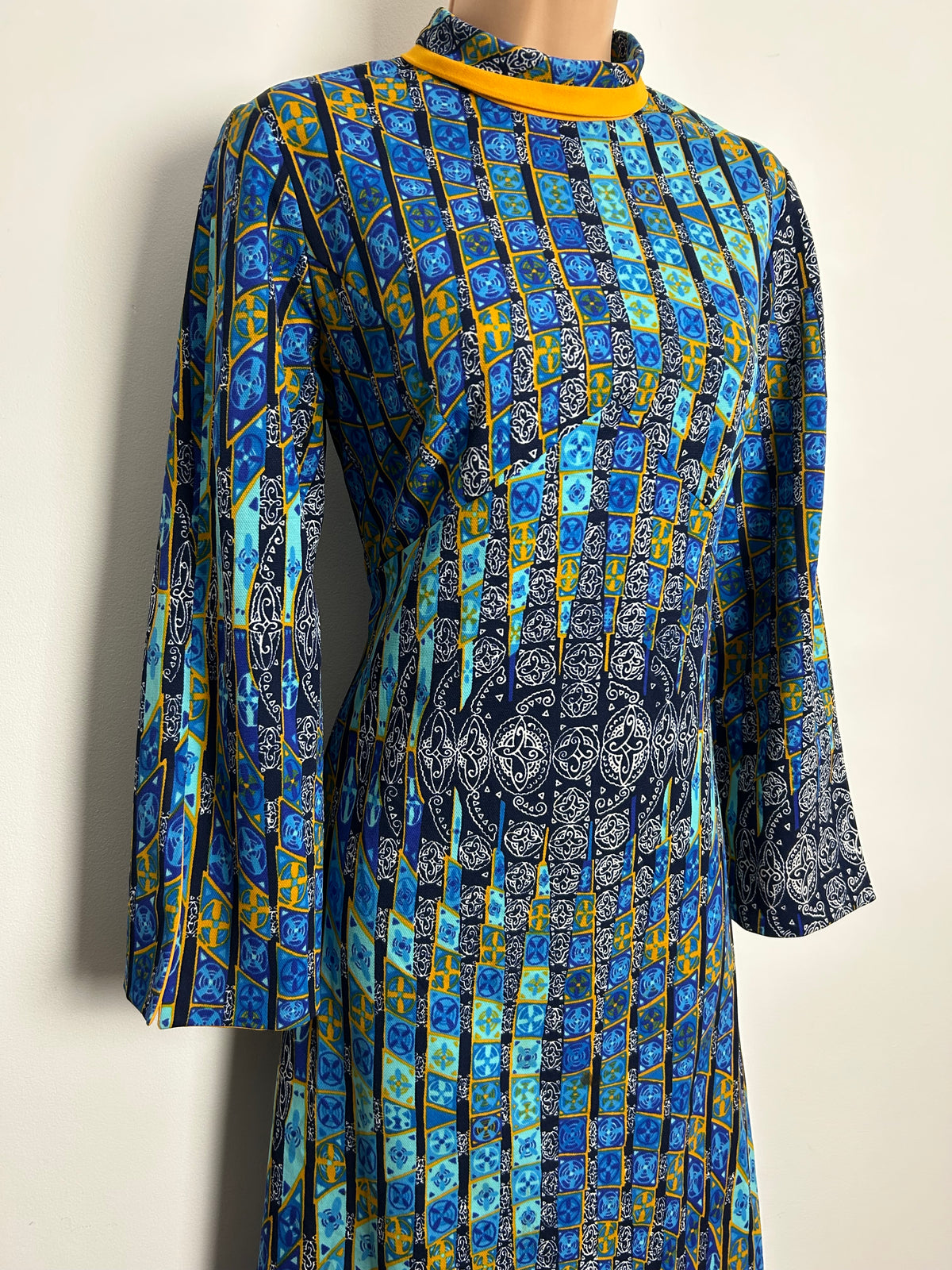 Vintage 1970s HARMONY Size 10-12 Blue Tones & Mustard Yellow Abstract Geo Check Print Long Sleeve Maxi Dress