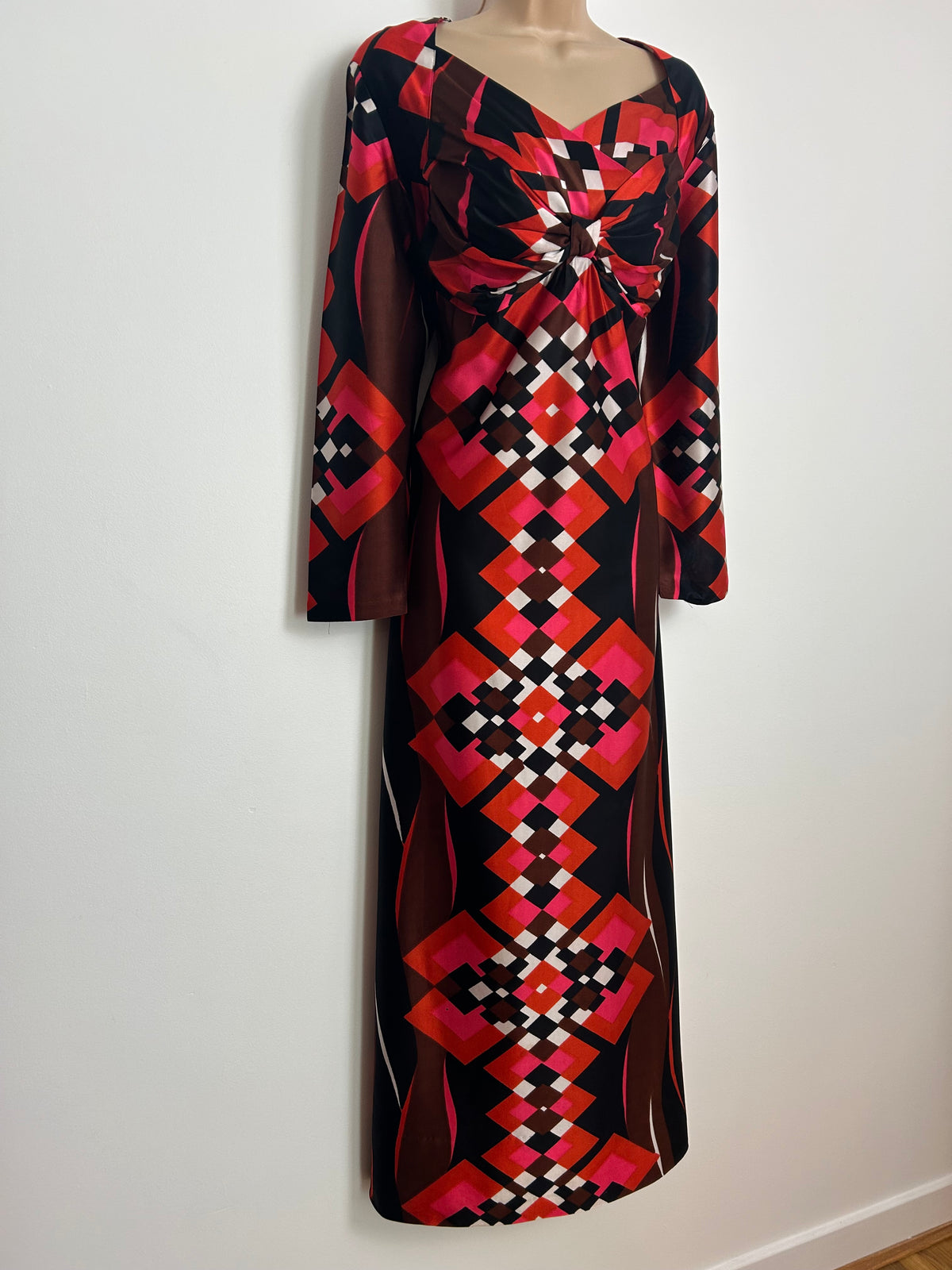 Vintage 1970s Size 16 Black Pink Red Brown & White Geo Print Long Sleeve Maxi Dress