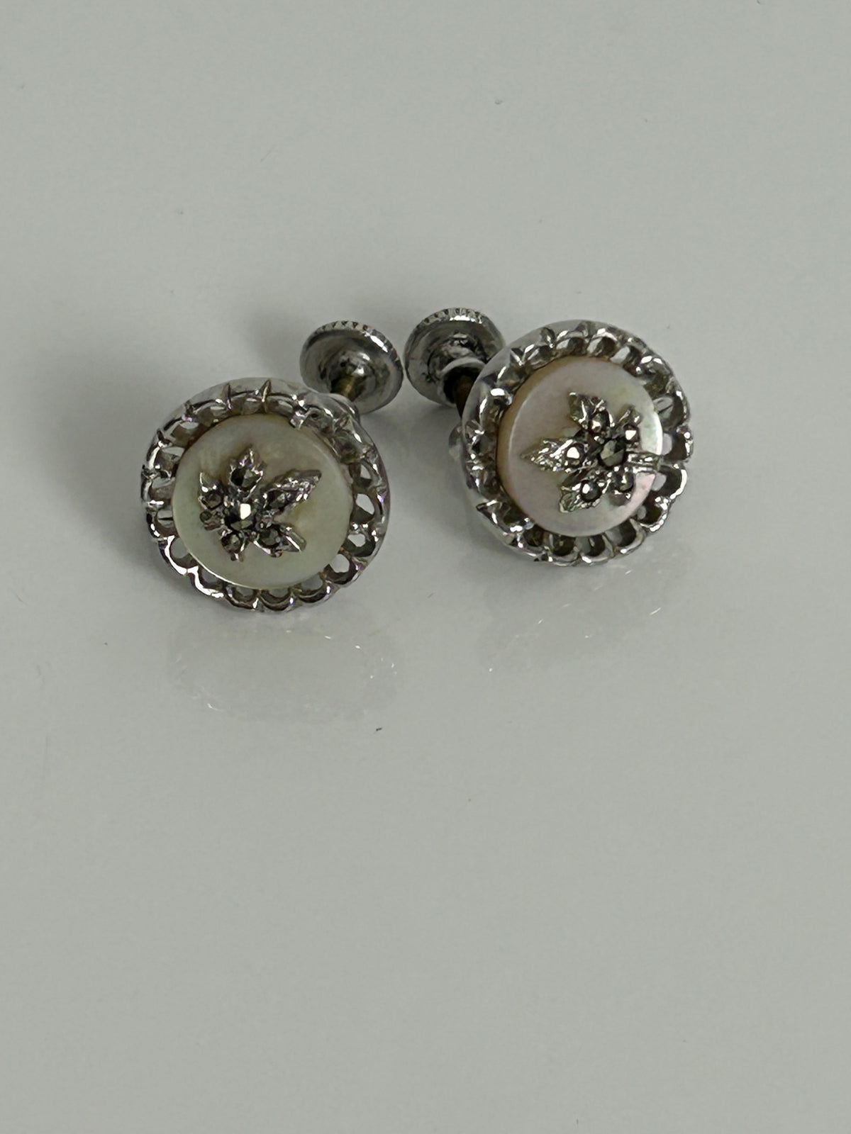 Vintage 1950s Rare & Collectable Canadian KEYES Silver Tone Mother Of Pearl Maple Leaf Screw Back Earrings