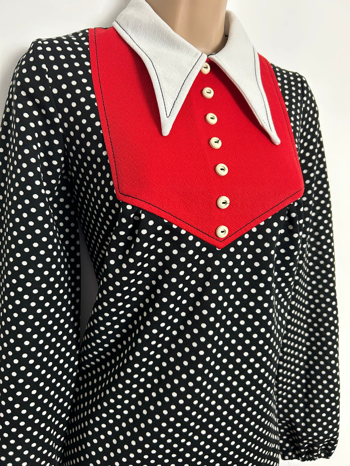 Vintage 1960s UK Size 8 Black & White Polka Dot Print Dagger Collar Long Sleeve Mini Mod Shift Dress