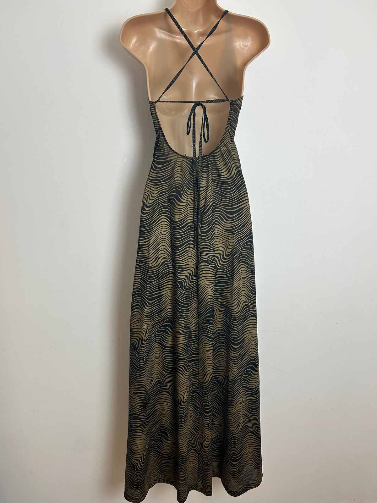 Vintage 1970s Size 6-8 Black & Dark Gold Wavy Stripe Print Open Back Cross Strap Maxi Dress