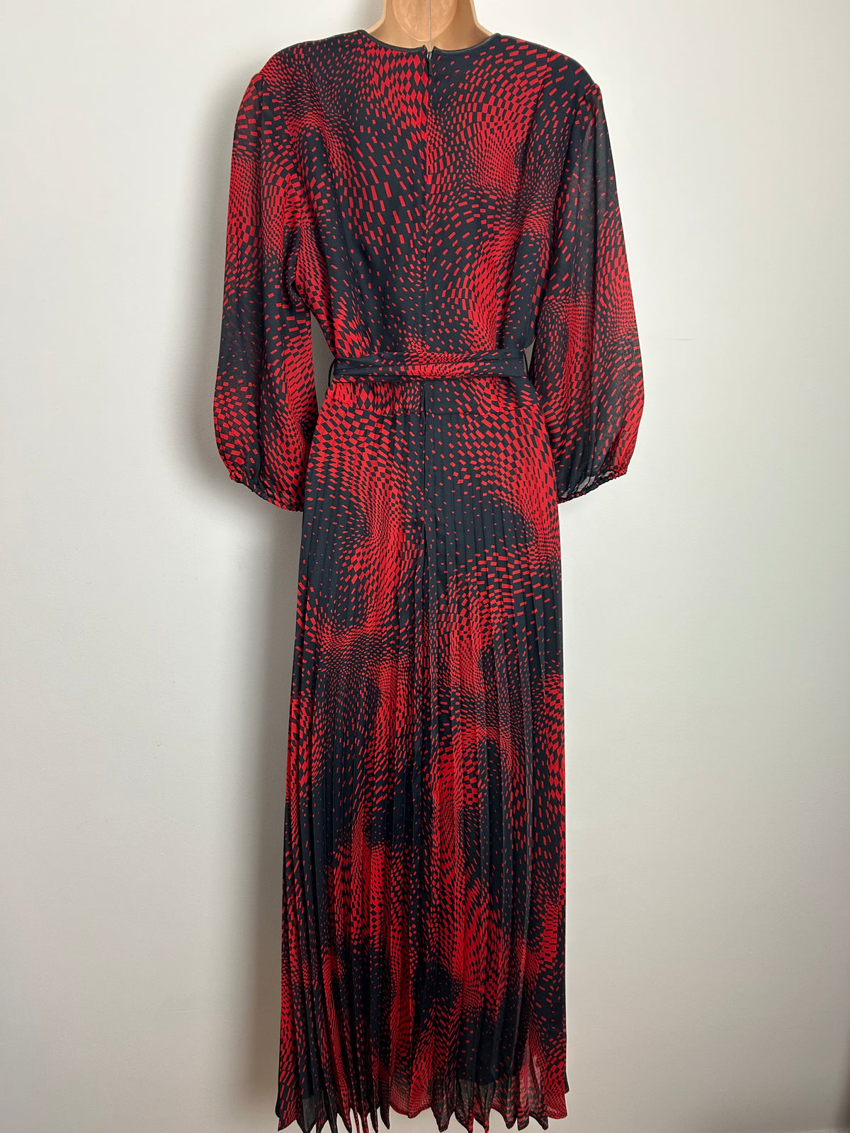 Vintage 1970s Size 16 Black & Red Op Art Print Belted Pleated Maxi Dress