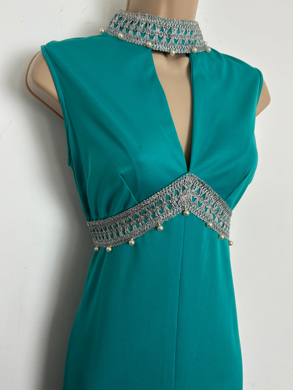Vintage 1970s Size 10 Jade Green Silver Lace Trim Keyhole Sleeveless Occasion Maxi Dress