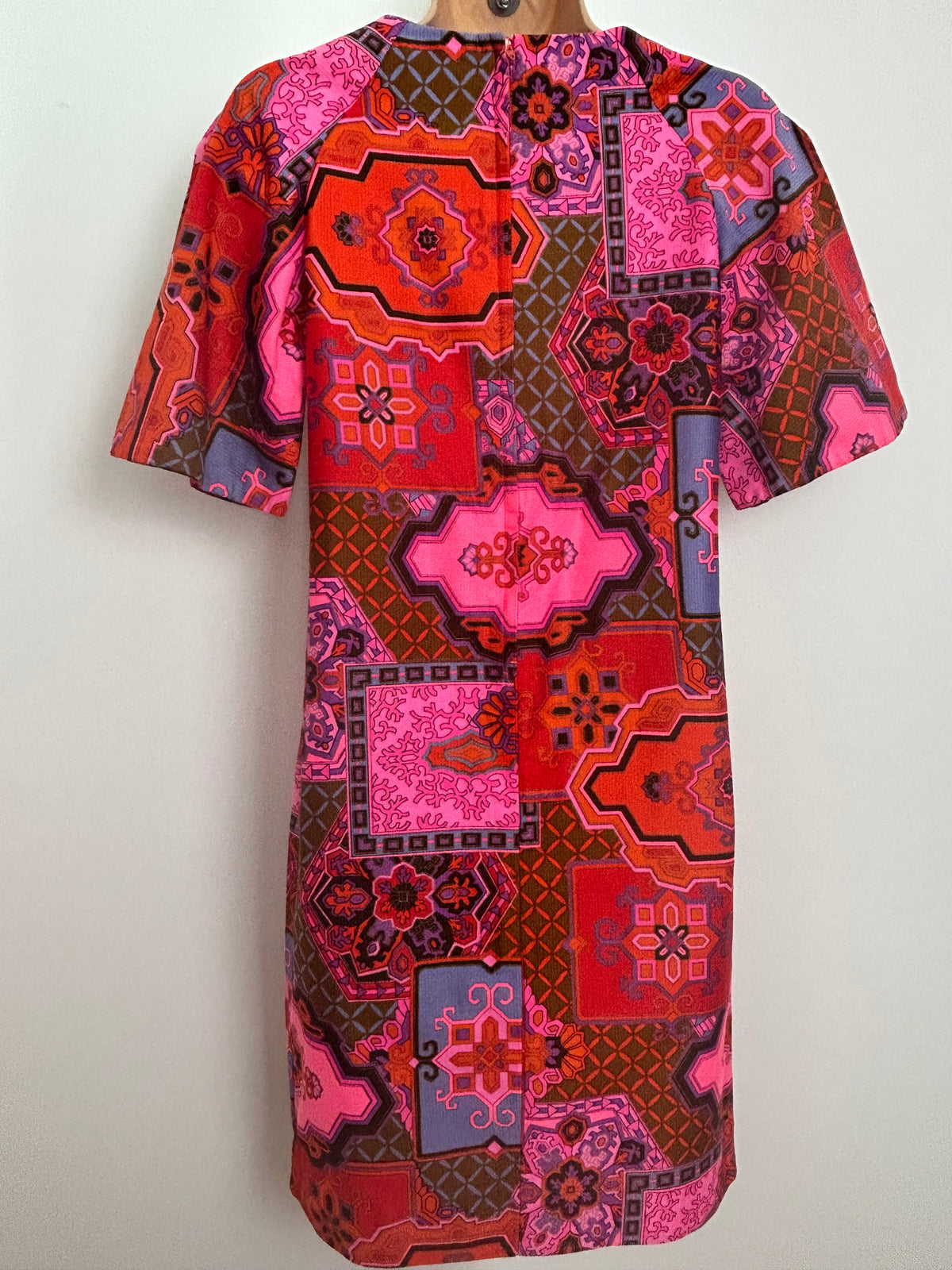 Vintage Late 1960s BJ'S Fashions Honolulu Size 6-8 Red Pink Orange & Blue Psychedelic Geo Print Mod Shift Dress