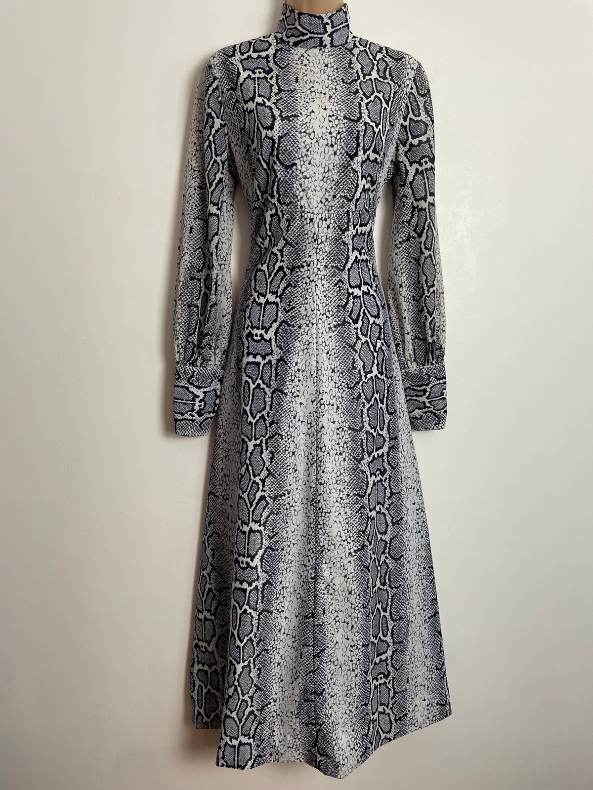 Vintage 1970s UK Size 10 Grey & White Tones Snakeskin Reptile Print Long Sleeve Maxi Dress