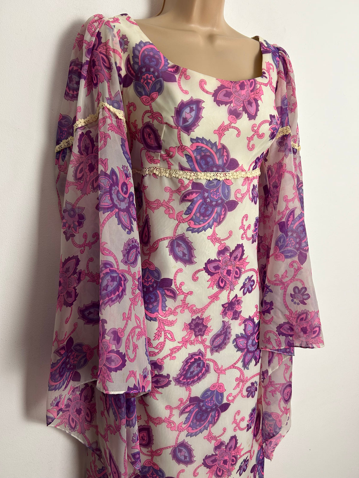 Vintage 1960s UK 10 White Purple & Pink Floral Print Long Trumpet Sleeve Boho Empire Line Nylon Maxi Dress