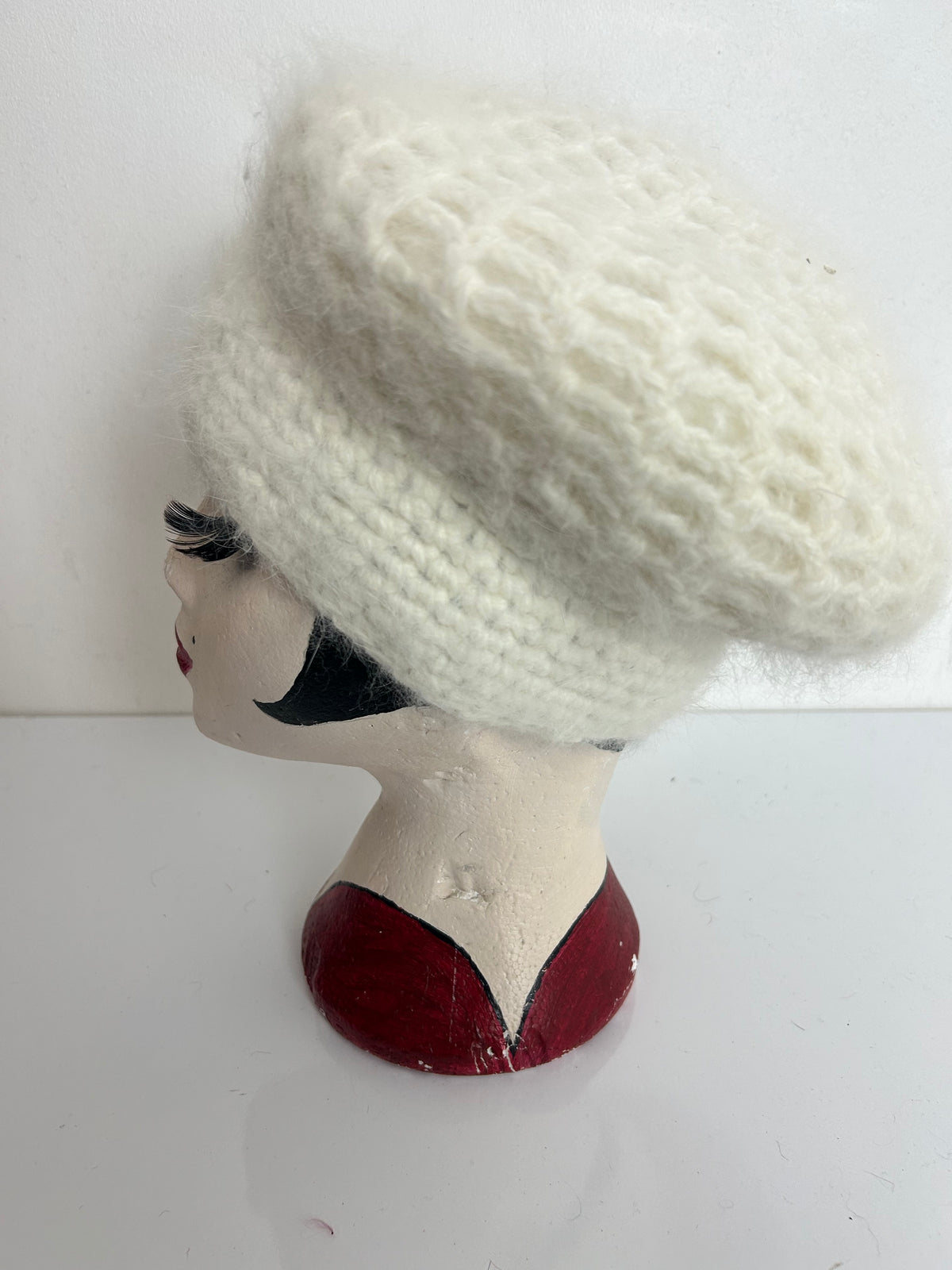 Vintage 1970s Winter White Chunky Knit Fab Angora Mix Beret Or Beanie Style Hat