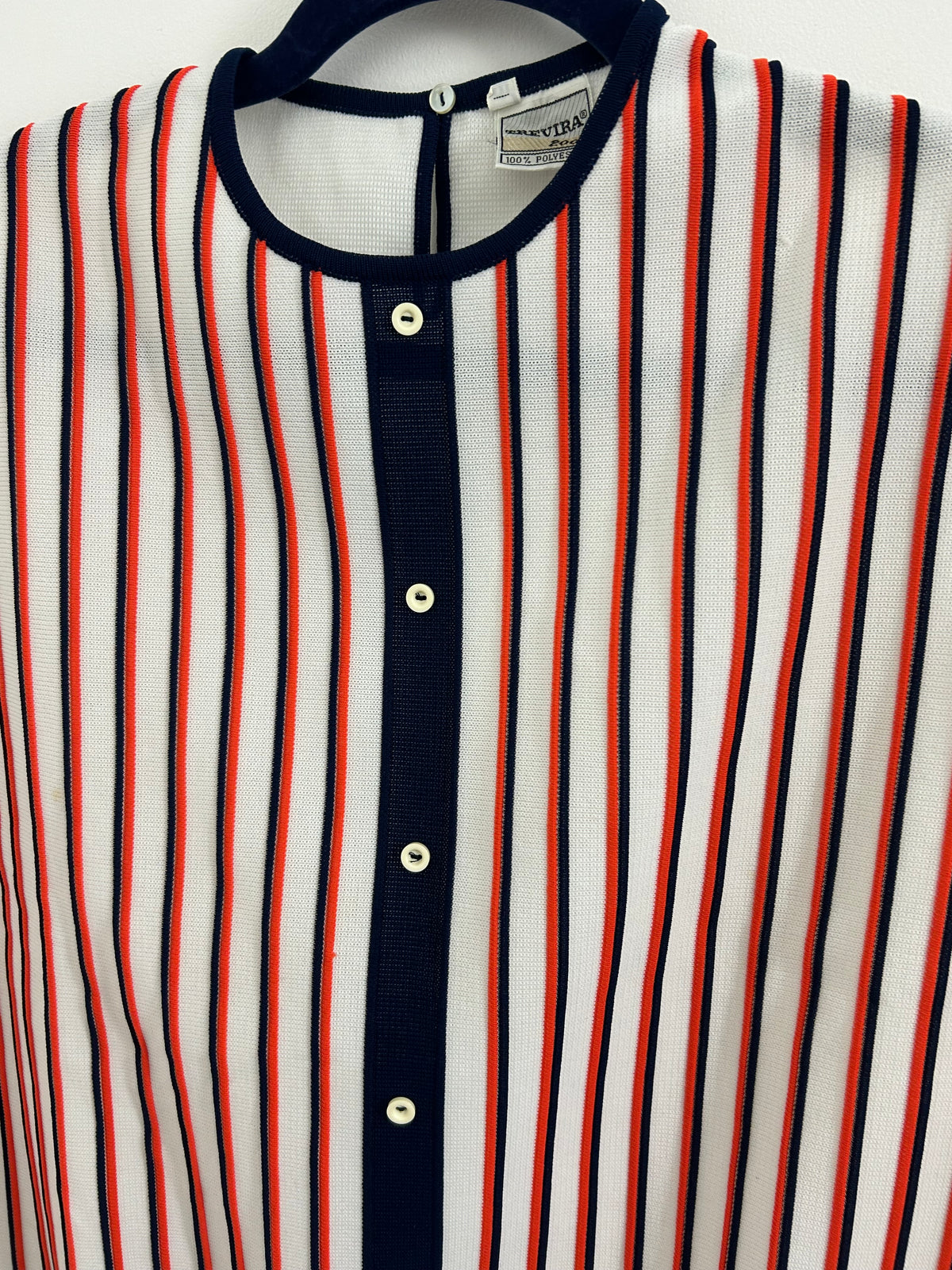 Vintage 1960s Size 16-18 White Red & Navy Blue Textured Stripe Sleeveless Mod Top