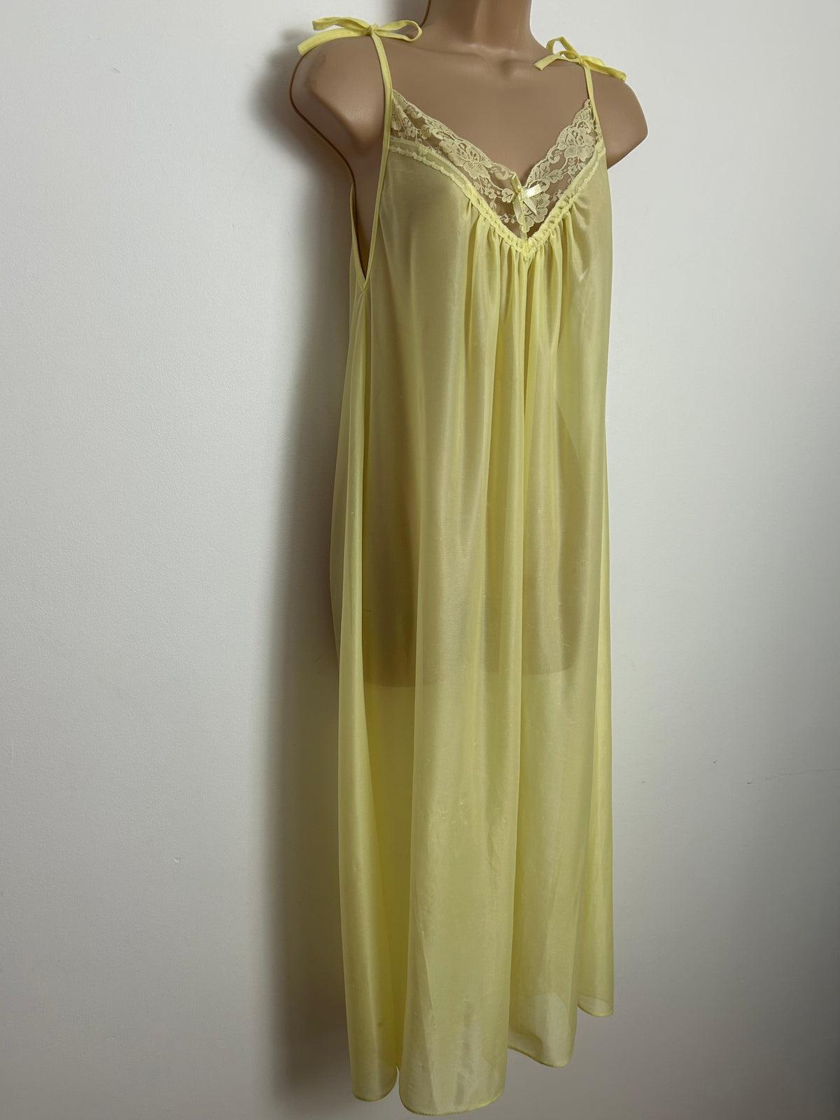 Vintage 1970s Size 8-10 Lemon Nylon Lace Trim Tie Shoulder Nightdress (Reduced Due To Issues)