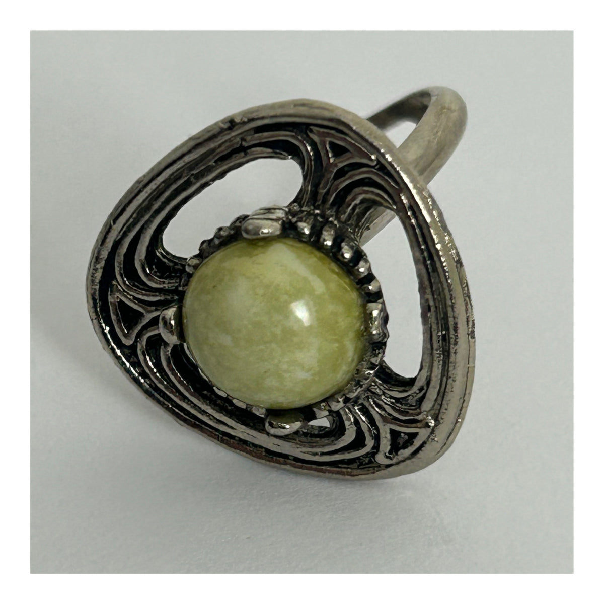 Vintage Silver Tone Base Metal & Green Stone Set Scottish Celtic Style Adjustable Ring Size Q