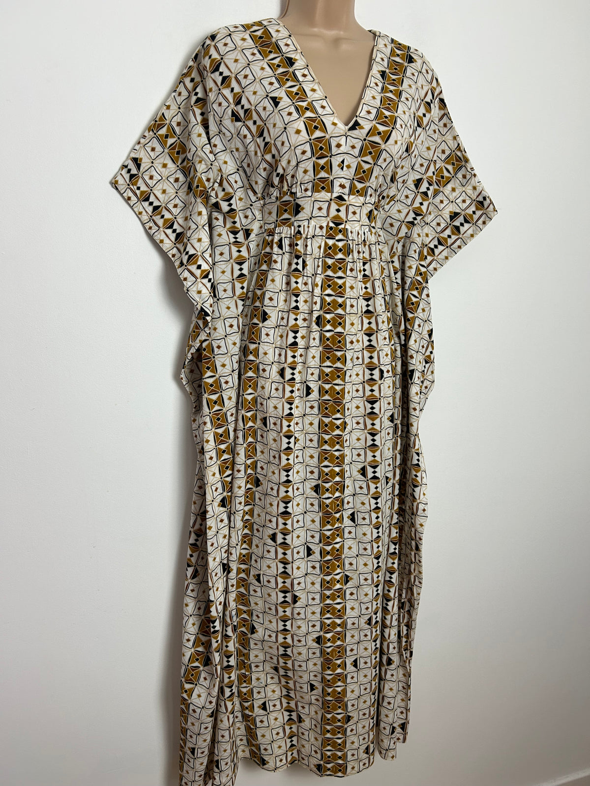 Vintage Early 1970s One Size Up To Size 18 White Brown & Black Check Print Wide Sleeve Cotton Kaftan