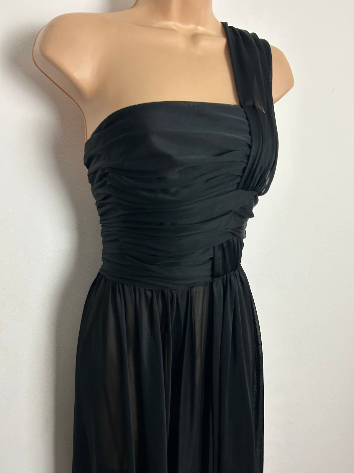 Vintage 1970s JOHN CHARLES Size 8 Black One Shoulder Draped Evening Occasion Maxi Dress