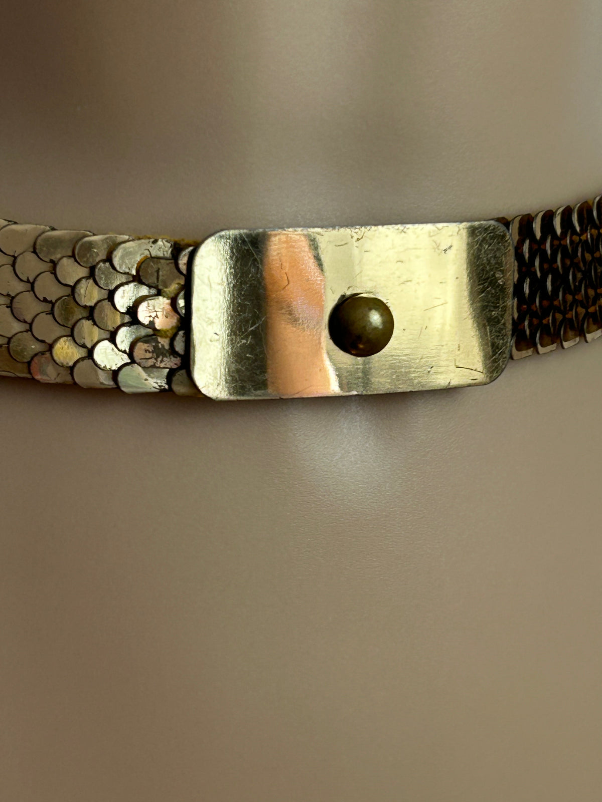 Vintage 1970s Gold Metal Fish Scale Stretchy Elasticated Belt 2.5cm Width