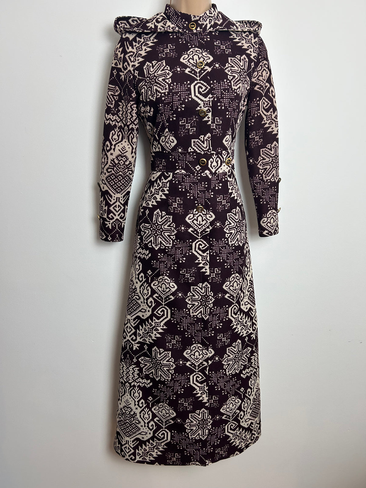 Vintage 1970s Size 8-10 Aubergine Purple & Off White Abstract Print Long Sleeve Hooded Maxi Dress