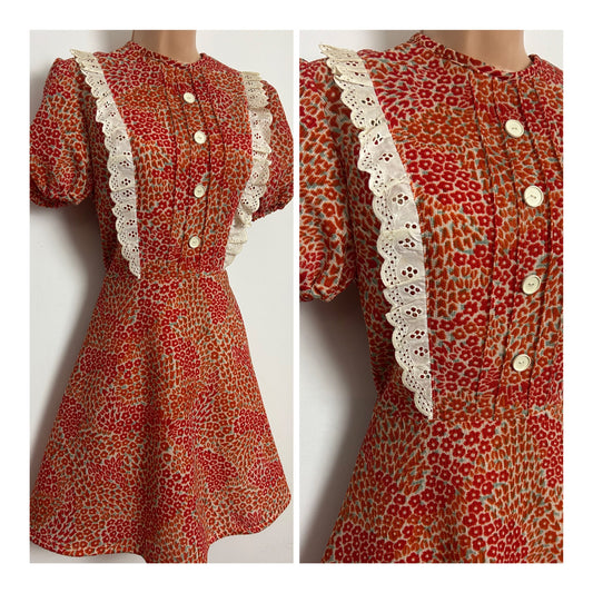 Vintage 1960s Size 10 Red & Orange Floral Print Broderie Lace Trim Mini Mod Dolly Fit & Flare Dress