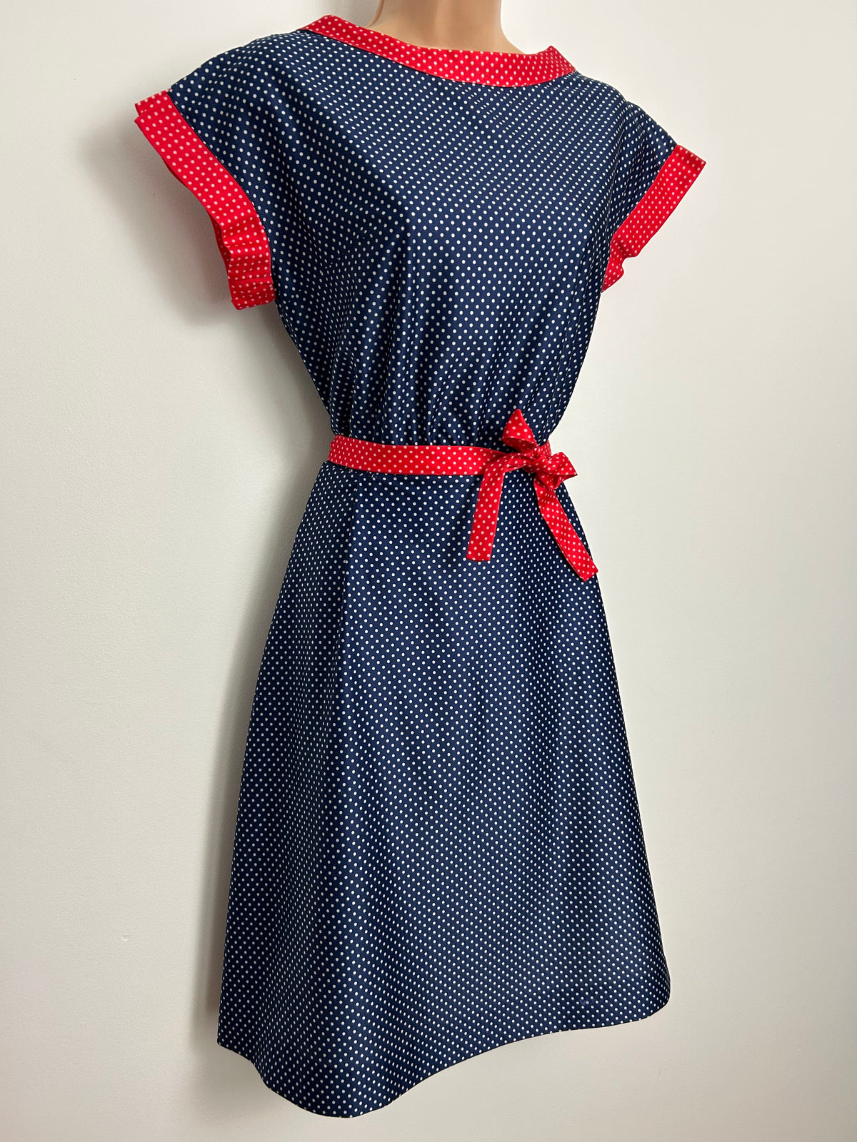 Vintage Late 1970s Size 10-12 Navy Blue & Red Contrast Polka Dot Print Belted Day Dress