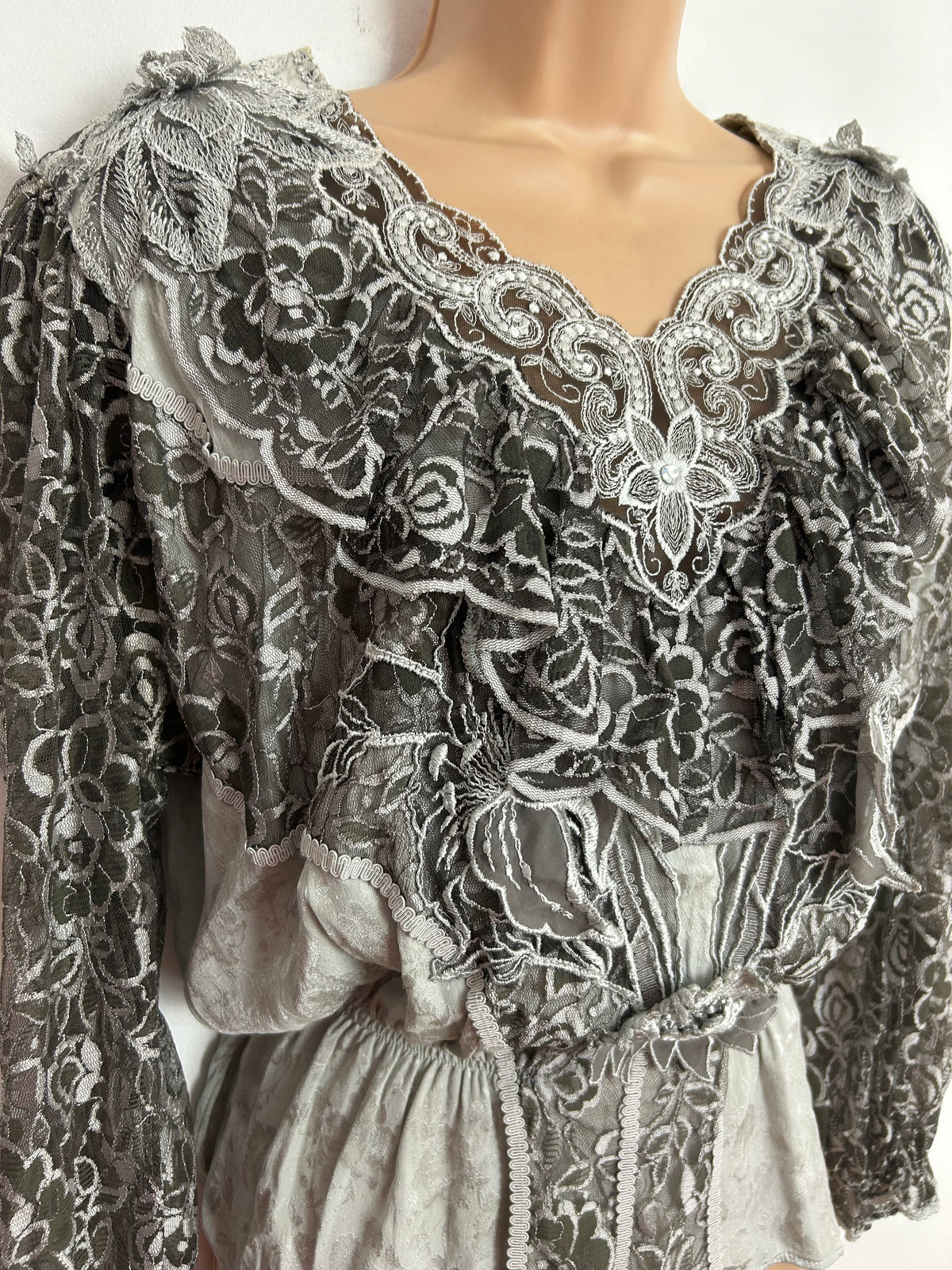 Vintage 80s 90s UK Size 12 Gorgeous Silvery Grey Lace Ruffle Trim Long Sleeve Top