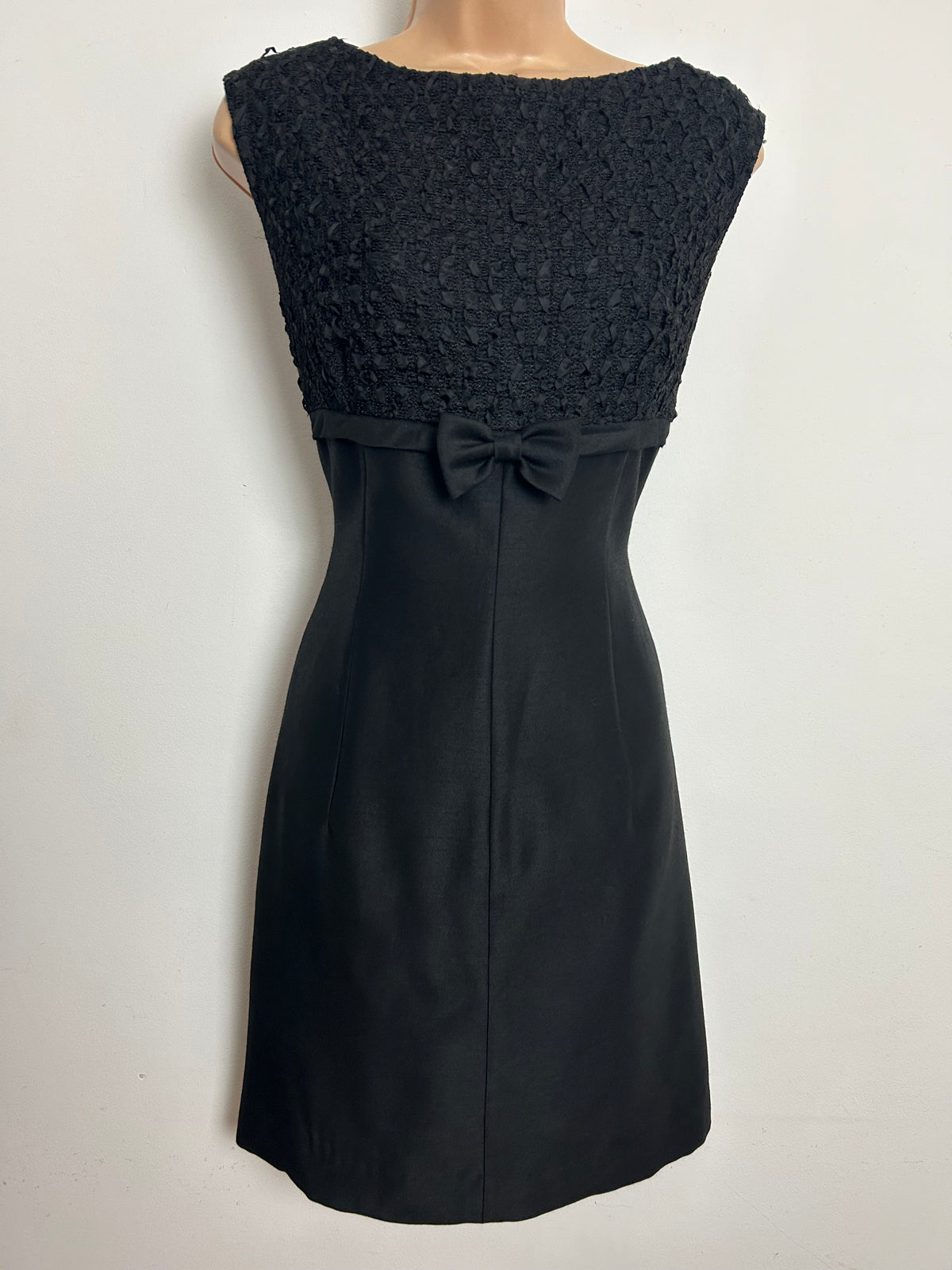 Vintage 1960s Size 10 Mod Black Ribbon & Bow Detail Little Black Dress
