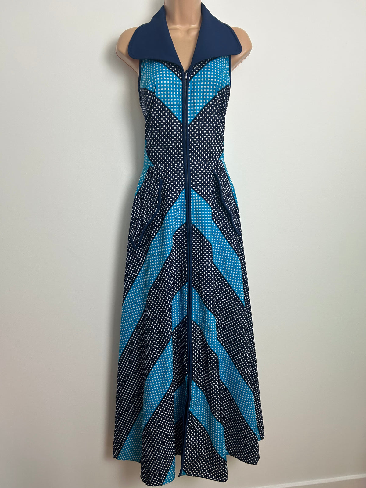 Vintage Early 1970s JEAN ALLEN Size 12 Navy Blue Turquoise & White Polka Dot Halterneck Zip Front Maxi Dress