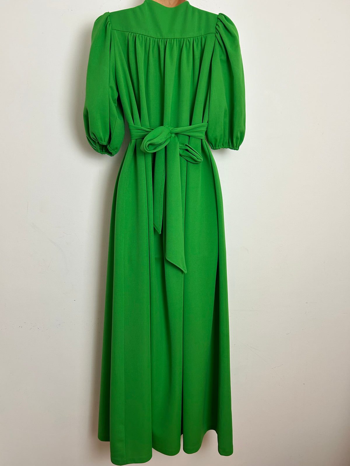 Vintage 1970s Size 12-14 Green Mid Length Sleeve Tie Back Maxi Dress