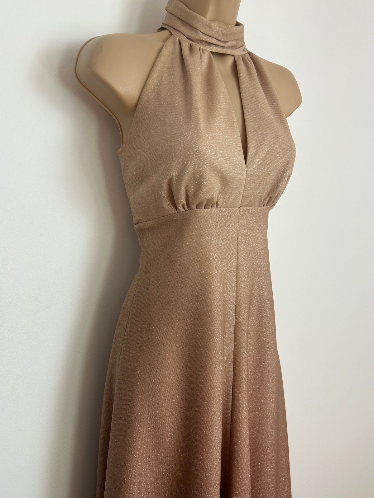 Vintage 1970s Size 6-8 Gold Ombre Sleeveless Keyhole Lurex Occasion Maxi Dress