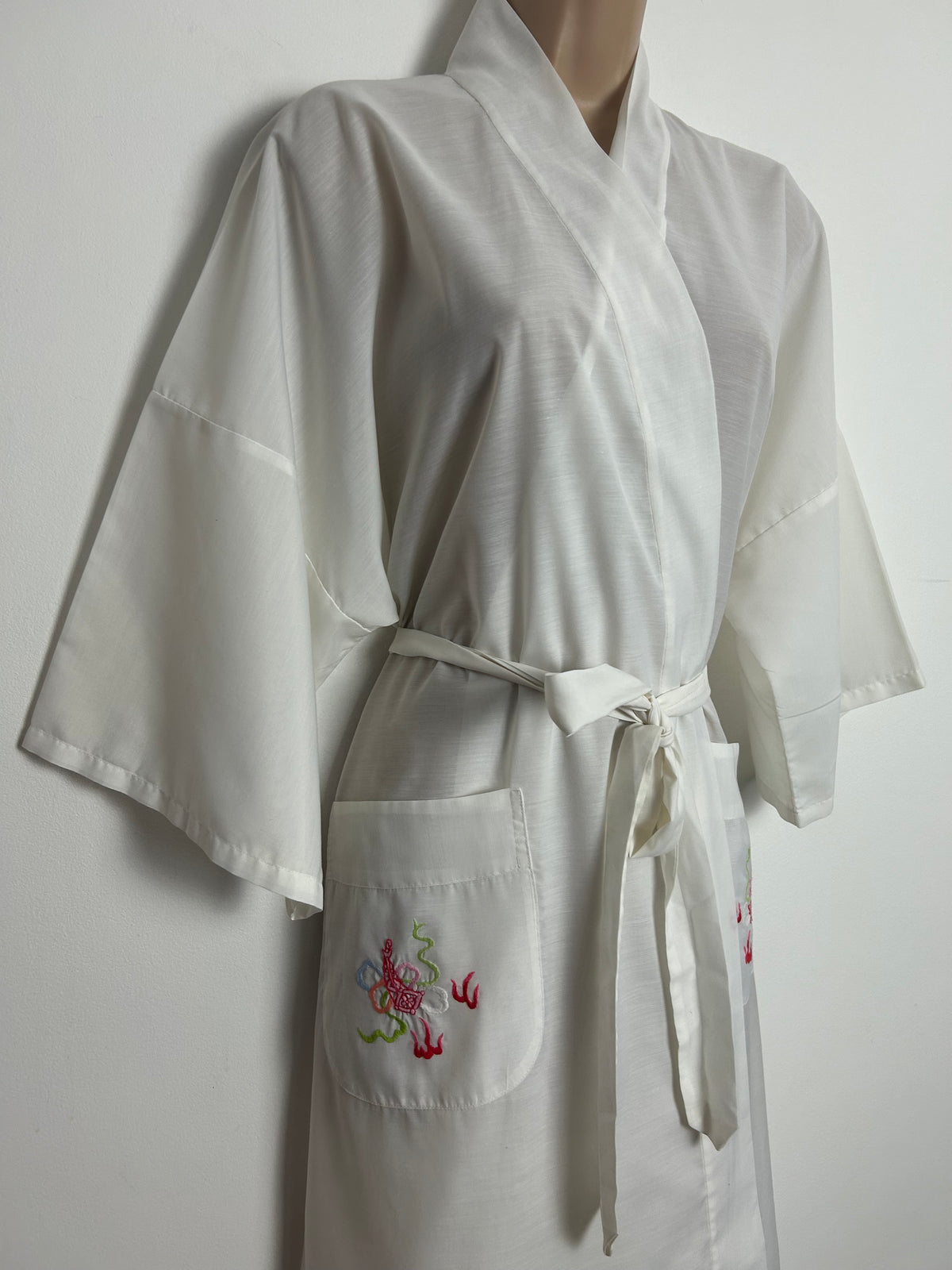Vintage Size XL (Up to Size 16/18) LONGEVITY Chinese Embroidered Dragon Detail Wrap Dressing Gown House Coat