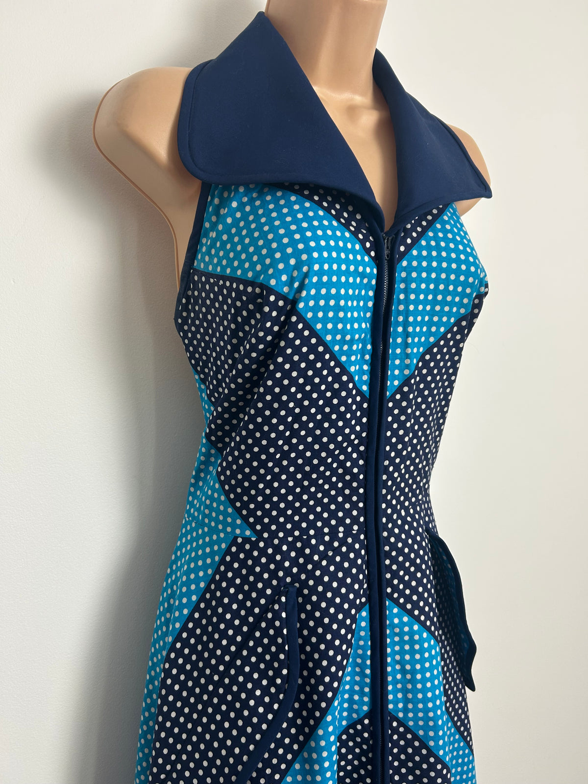 Vintage Early 1970s JEAN ALLEN Size 12 Navy Blue Turquoise & White Polka Dot Halterneck Zip Front Maxi Dress