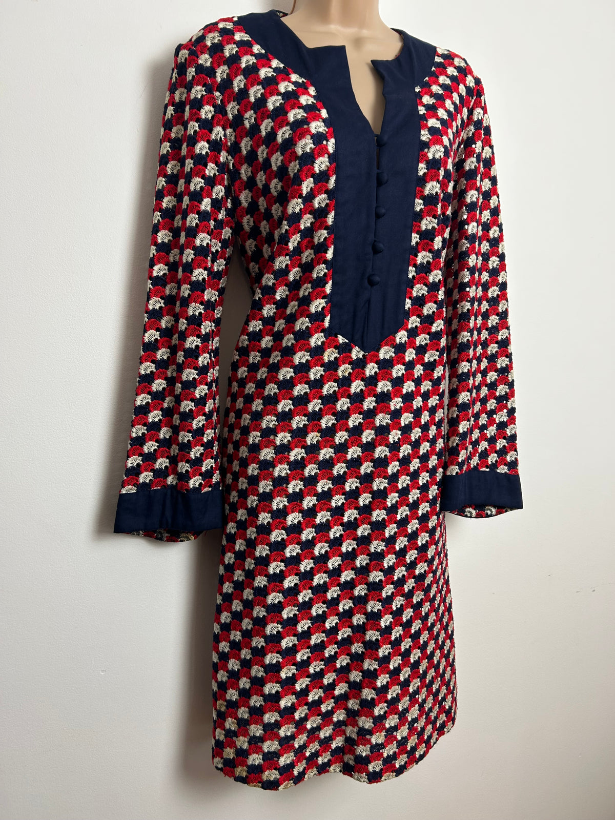 Vintage 1960s Size 14 Blue Red & White Loop Stitch Fabric Mod Shift Dress