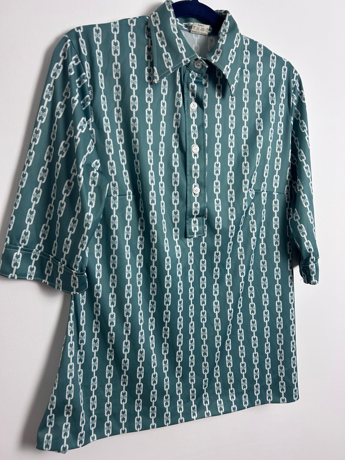 Vintage 1970s UK Size 12 Green & White Abstract Chain Print Long Sleeve Shirt