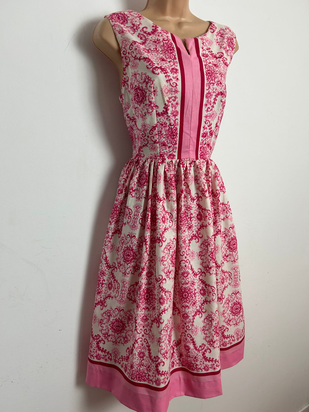 Vintage 1950s WANDA Size 12 White & Pink Tones Nouveau Print Cotton Summer Day Dress