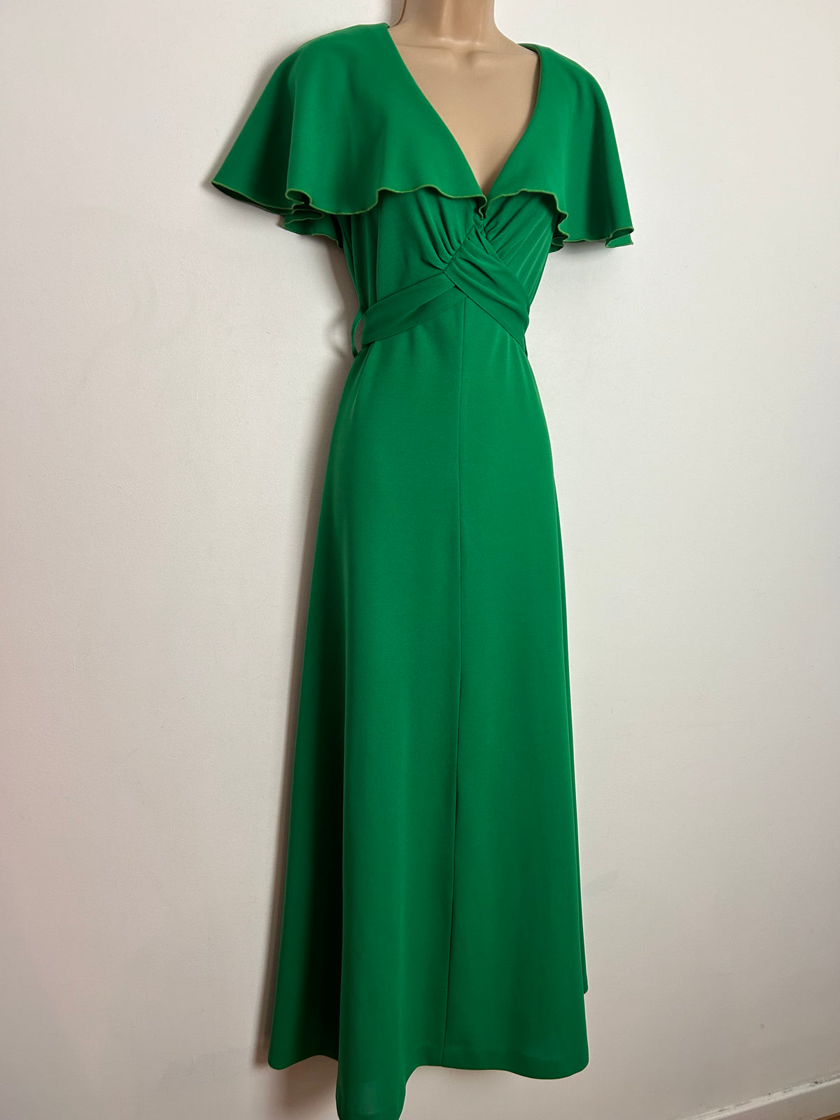 Vintage 1970s UK Size 8 Green Cape Sleeve Cross Over Tie Back Boho Maxi Dress