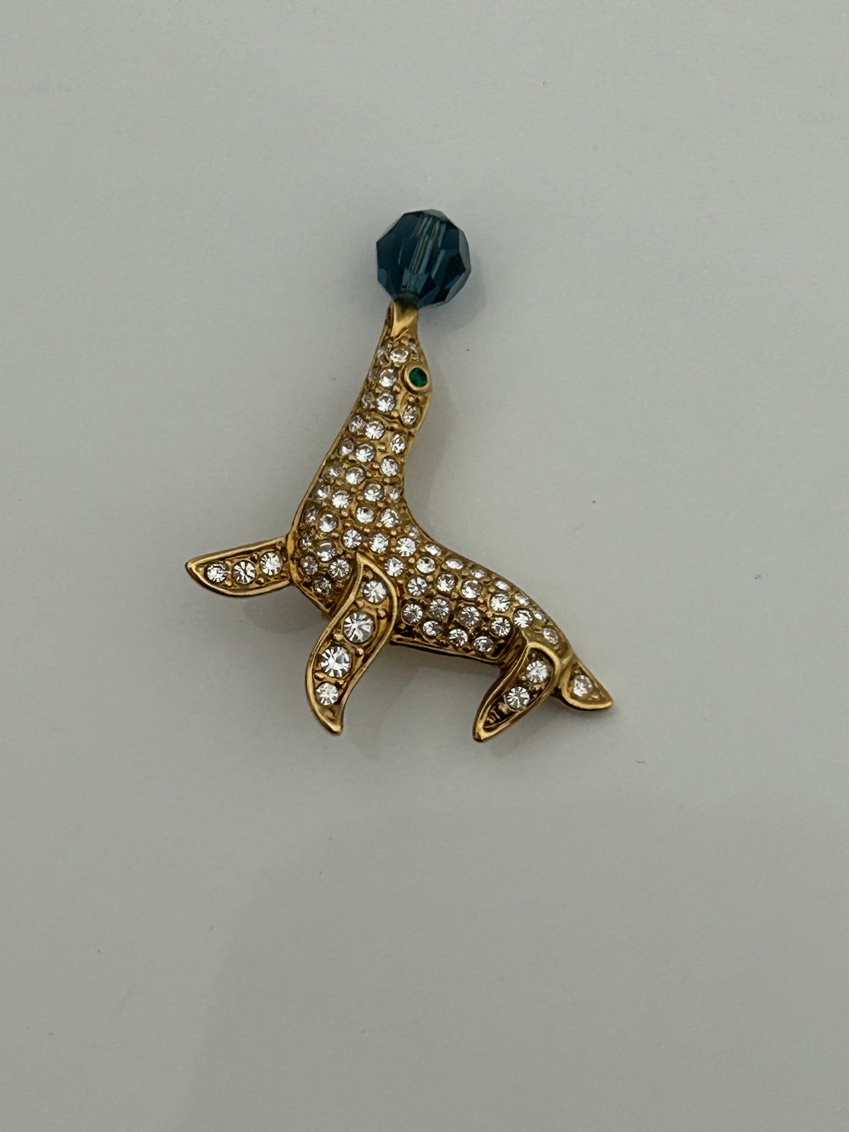 Vintage 1980s Gold Tone Diamante Set Sweet Little Sea Lion Pin Brooch
