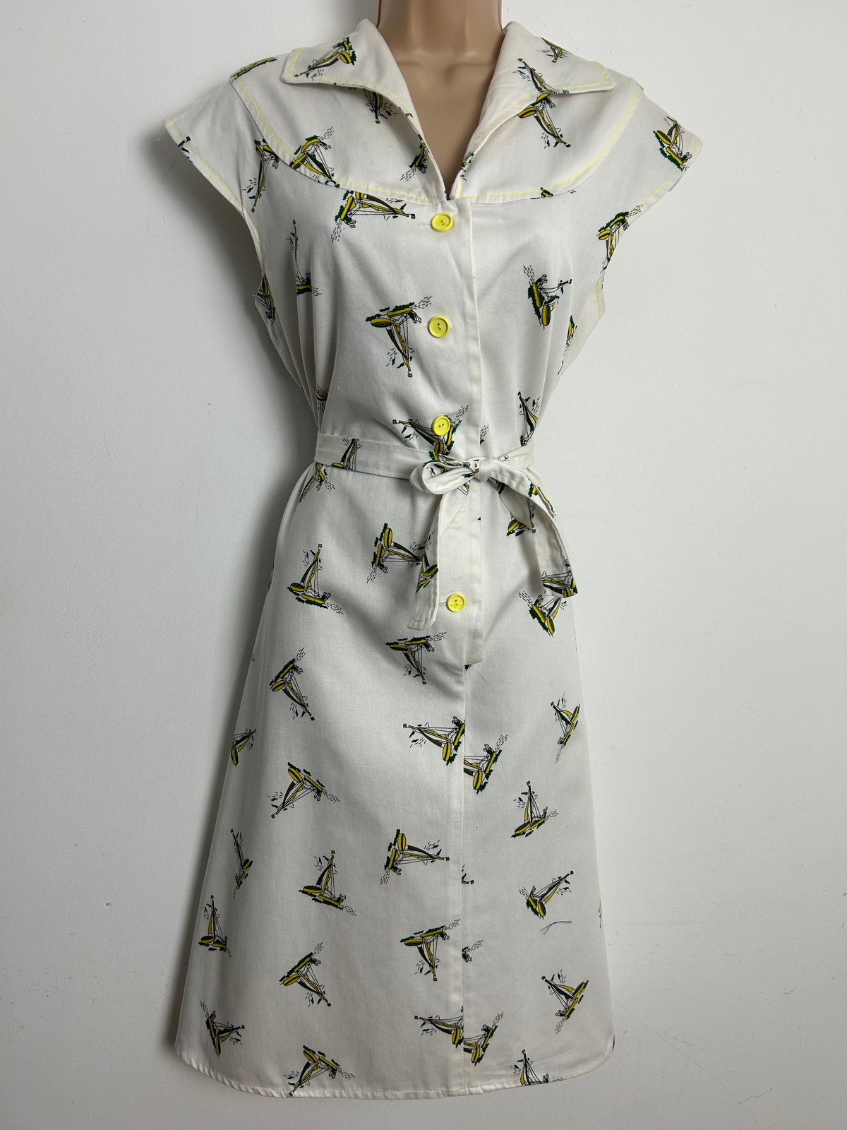Vintage 1970s PENELOPE PEEP Size 12 Cream Novelty Print Sailing Boat Yacht Print Cotton Belted Day Dress