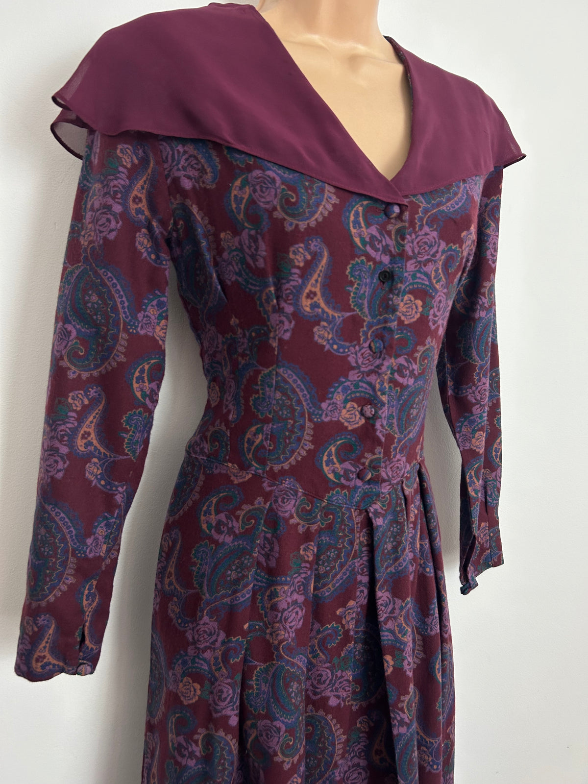 Vintage 1980s LAURA ASHLEY Size 8-10 Burgundy Paisley Wool Mix Chiffon Collared Midi Dress